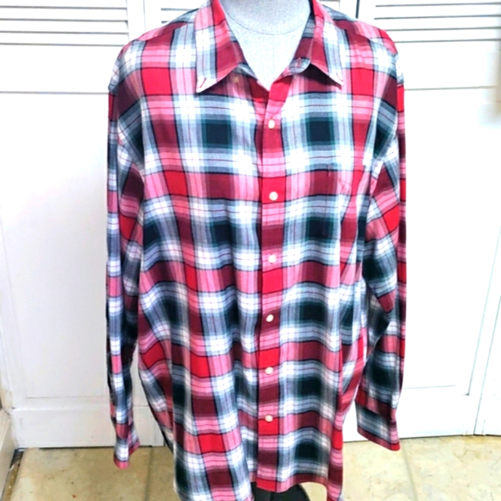Chaps men's dress shirt. Great condition.